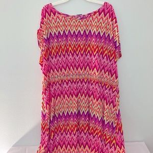 Women short sleeve summer dress.